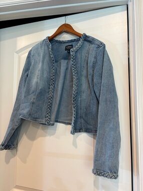 Curve Denim Cropped Jean Jacket - Light Blue